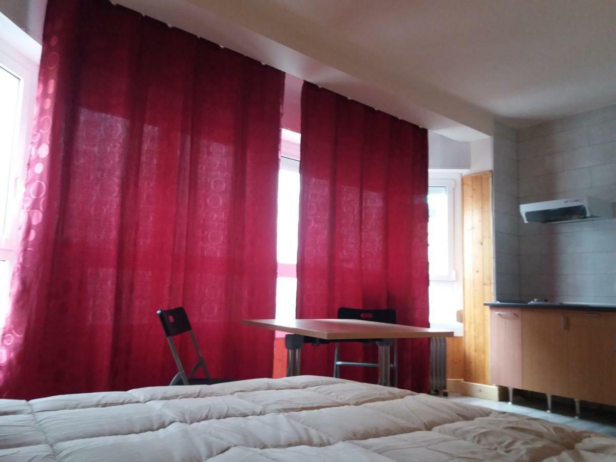 Rosesapparts Estudios & Parking Kültér fotó